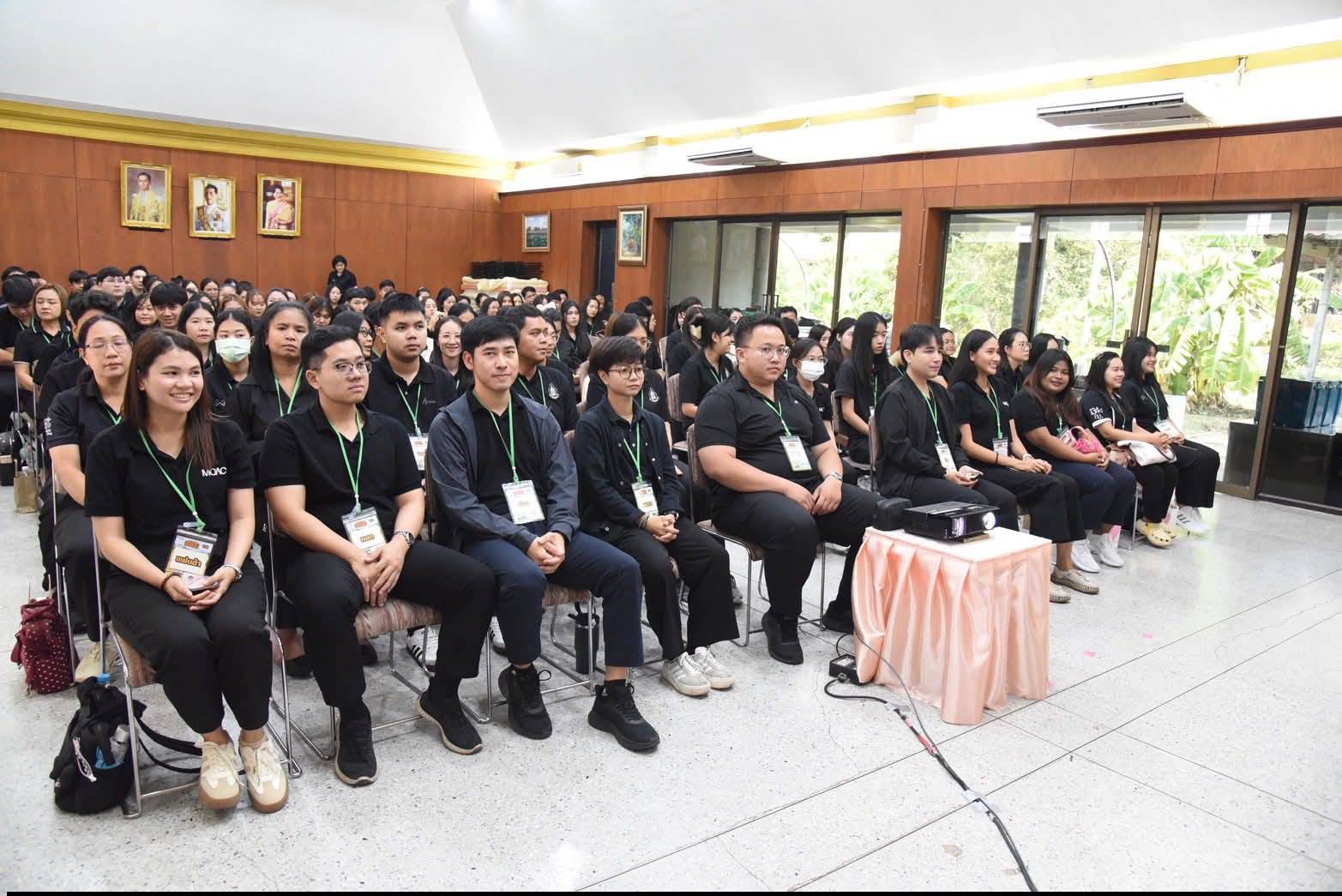 title - ผู้ตรวจราชการกระทรวงเกษตรและสหกรณ์ เป็นประธานในพิธีเปิดการอบรมและบรรยายพิเศษ เรื่อง “ นโยบายกระทรวงเกษตรและสหกรณ์” หลักสูตร การเป็นข้าราชการที่ดีสำหรับข้าราชการที่อยู่ระหว่างทดลองปฏิบัติหน้าที่ราชการ รุ่นที่ 53 ณ ห้องประชุมอาคาร 100 ปี ศูนย์ส่งเสริมและพัฒนาอาชีพเสริมนอกภาคการเกษตร